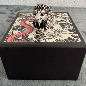 Gucci silver ring with black crystal size 13